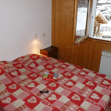 Apartment 10 Pers Avec Piscine Couverte Pres Des Pistes Et Services Pratiques Au Grand-bornand - Fr-1-467-105